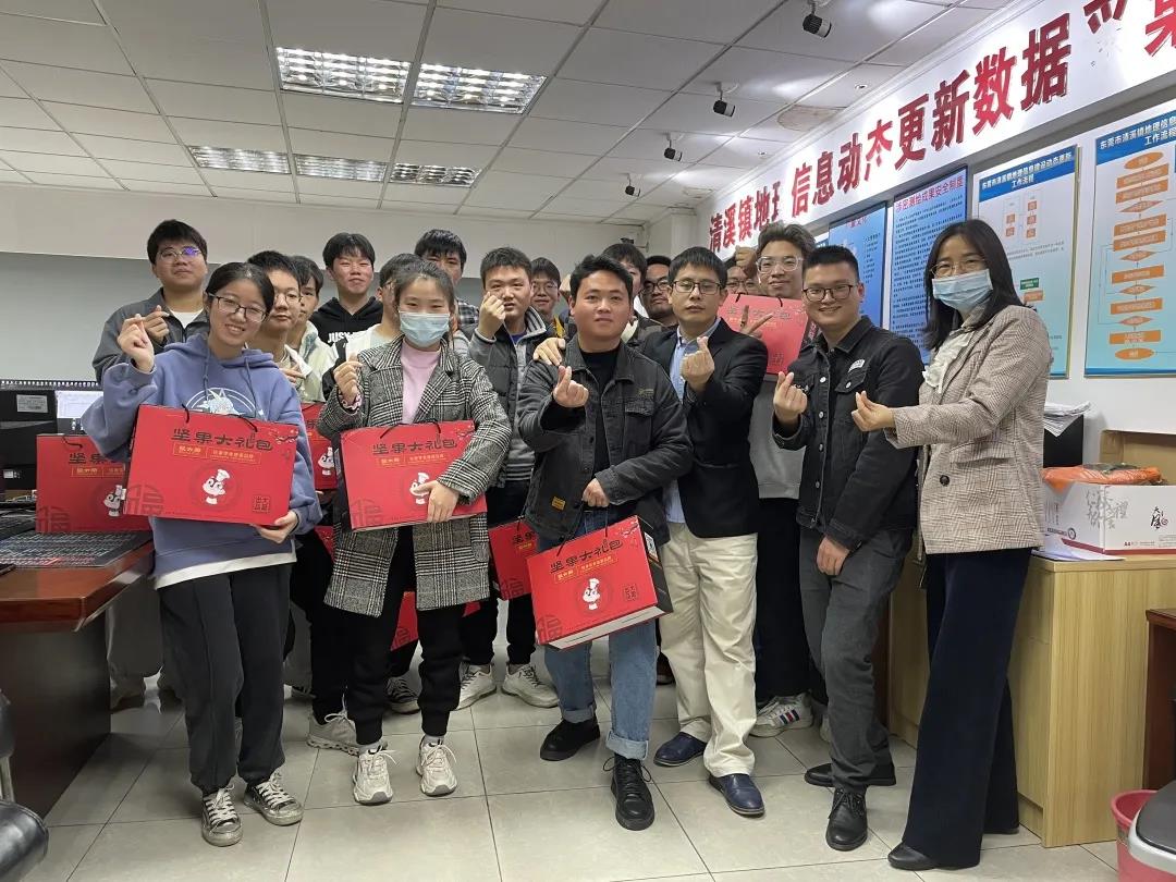 走访慰问，，，，年货上门，，，，437ccm必赢国际集团多项行动确保项目部员工“就地”过好年！