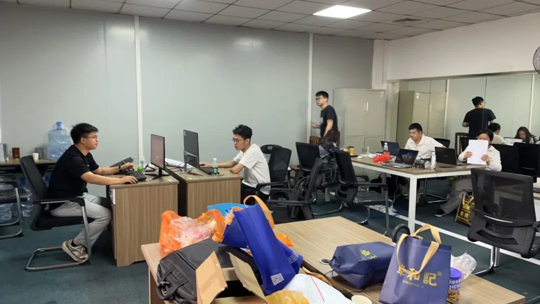 《致敬，，，，，奋斗的青春》